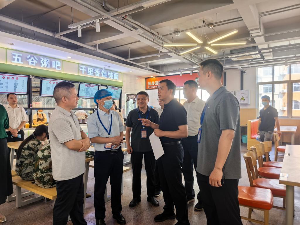 吴志雄督导湖南城建职院食品安全工作——...