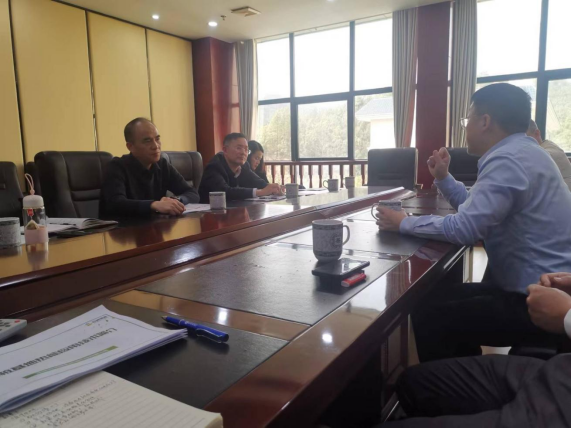 胡六星一行赴韶山考察地热新能源项目